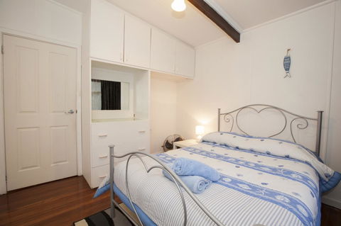 Rustic Retreat Esperance - Lightning Ridge Tourism 24