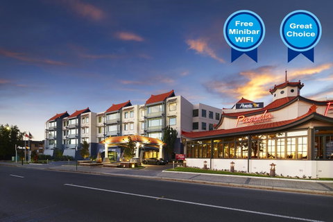 Pagoda Resort & Spa - Lightning Ridge Tourism 0
