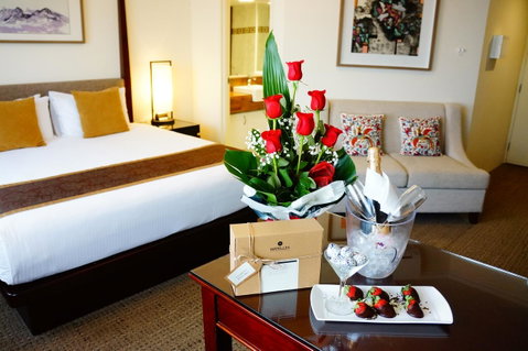 Pagoda Resort & Spa - Lightning Ridge Tourism 1