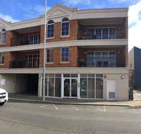 James Henty Apartments - Lightning Ridge Tourism