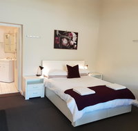 Stirling Apartments - Studio 1 - Lightning Ridge Tourism