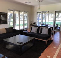 Caves Road Guest Houses - Lightning Ridge Tourism