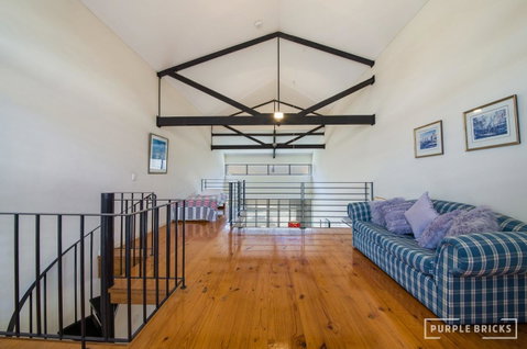 Spacious Central Townhouse - Lightning Ridge Tourism 4