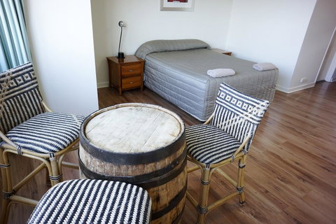 Studio 208 With Ocean Views - Lightning Ridge Tourism 2