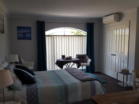 Palm Beach Bed & Breakfast - Lightning Ridge Tourism 14