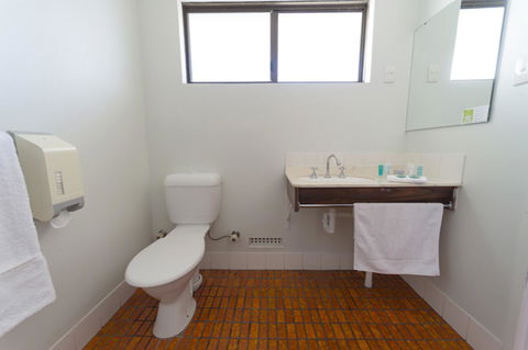 Hotel Clipper - Lightning Ridge Tourism 19