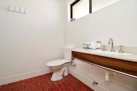 Hotel Clipper - Lightning Ridge Tourism 13