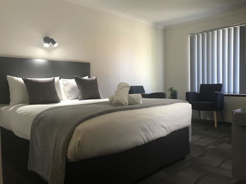Hotel Clipper - Lightning Ridge Tourism 7