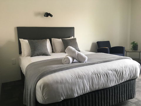 Hotel Clipper - Lightning Ridge Tourism 4