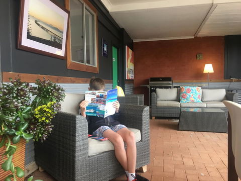 Esperance Central Accommodation - Lightning Ridge Tourism 5