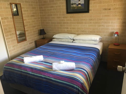 Esperance Central Accommodation - Lightning Ridge Tourism 36