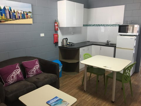 Esperance Central Accommodation - Lightning Ridge Tourism 23