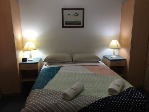 Esperance Central Accommodation - Lightning Ridge Tourism 17