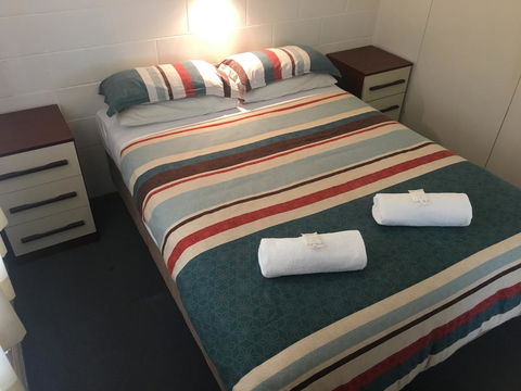 Esperance Central Accommodation - Lightning Ridge Tourism 37