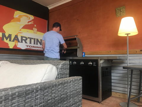 Esperance Central Accommodation - Lightning Ridge Tourism 6