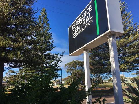 Esperance Central Accommodation - Lightning Ridge Tourism 28