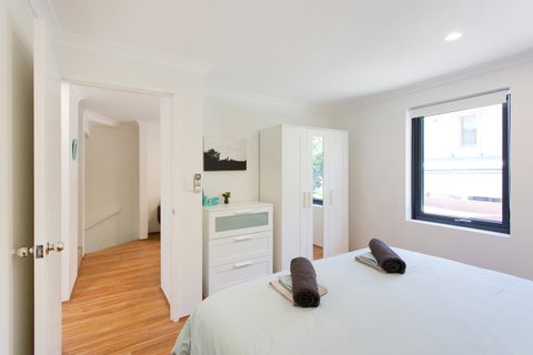 Monument Hill Townhouse - Fremantle - Lightning Ridge Tourism 8
