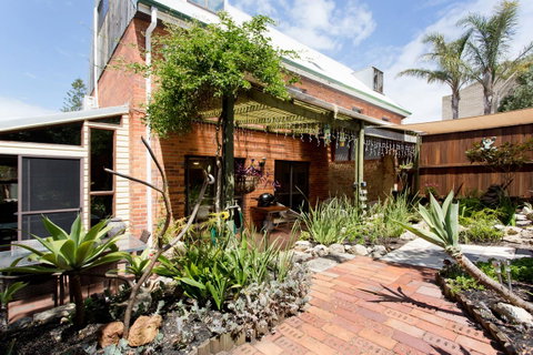Monument Hill Townhouse - Fremantle - Lightning Ridge Tourism 23