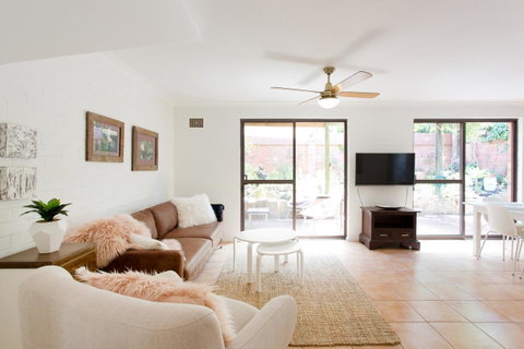 Monument Hill Townhouse - Fremantle - Lightning Ridge Tourism 14
