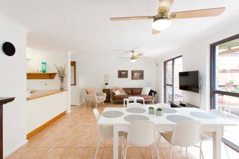 Monument Hill Townhouse - Fremantle - Lightning Ridge Tourism 15