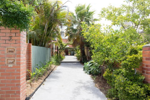 Monument Hill Townhouse - Fremantle - Lightning Ridge Tourism 26