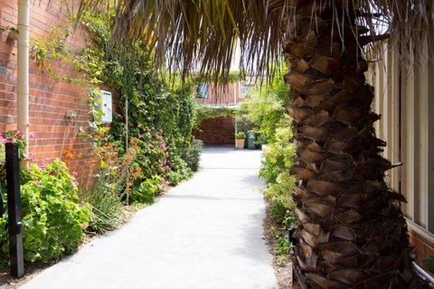 Monument Hill Townhouse - Fremantle - Lightning Ridge Tourism 25