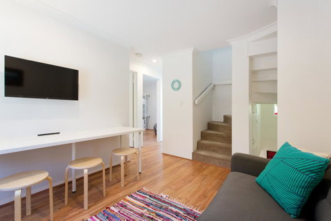 Monument Hill Townhouse - Fremantle - Lightning Ridge Tourism 10