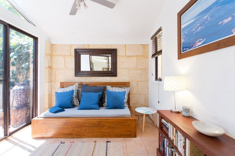 Monument Hill Townhouse - Fremantle - Lightning Ridge Tourism 17