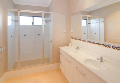 Tranquility - Lightning Ridge Tourism 15