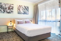 Book Wanneroo Accommodation Vacations Lightning Ridge Tourism Lightning Ridge Tourism