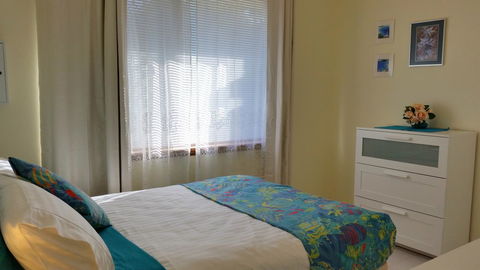 Island View Villas - Lightning Ridge Tourism 11
