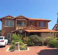Crossland House - Lightning Ridge Tourism