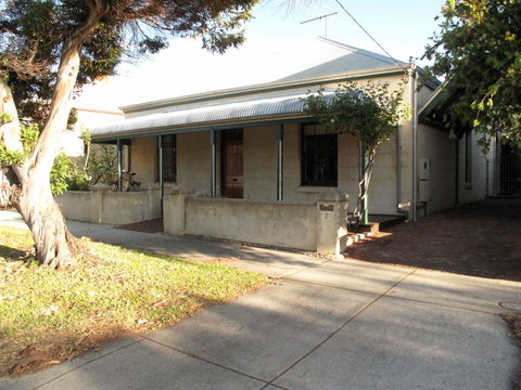 The Russell House - Lightning Ridge Tourism 23