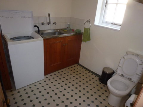 The Russell House - Lightning Ridge Tourism 15