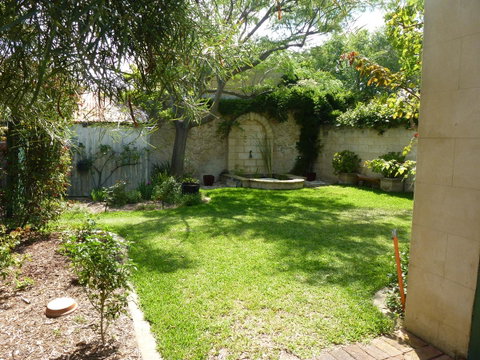 The Russell House - Lightning Ridge Tourism 18