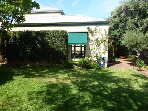The Russell House - Lightning Ridge Tourism 19