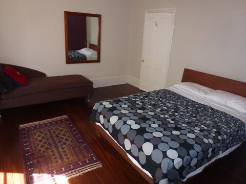 The Russell House - Lightning Ridge Tourism 9