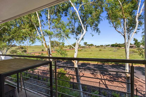 Latitude20 The Dunes - Lightning Ridge Tourism 15