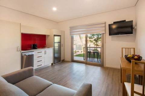 Latitude20 The Dunes - Lightning Ridge Tourism 3