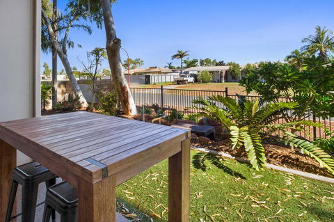 Latitude20 The Dunes - Lightning Ridge Tourism 13