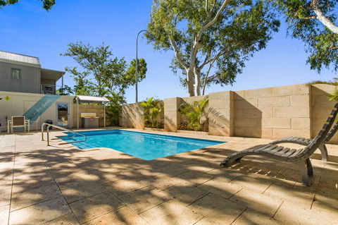 Latitude20 The Dunes - Lightning Ridge Tourism 11