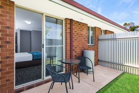 Quest Yelverton Kalgoorlie - Lightning Ridge Tourism 25
