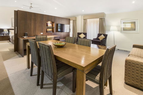 Karratha International Hotel - Lightning Ridge Tourism 6