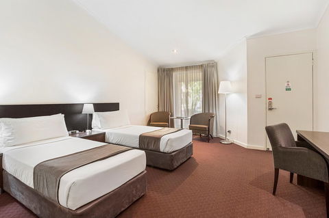 Karratha International Hotel - Lightning Ridge Tourism 4