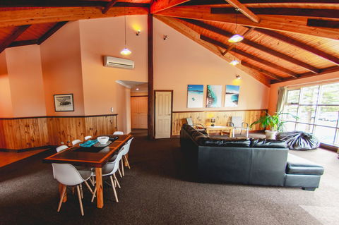 Esperance Foreshore Apartments - Lightning Ridge Tourism 1