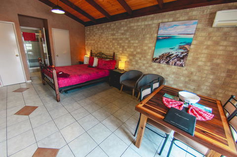 Esperance Foreshore Apartments - Lightning Ridge Tourism 4