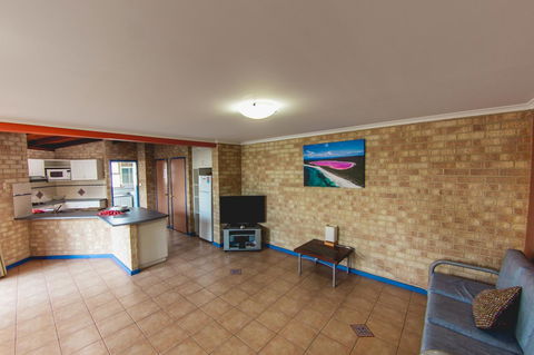 Esperance Foreshore Apartments - Lightning Ridge Tourism 5