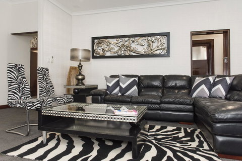 Big House Heated Pool 11 Beds Como / South Perth / Applecross - Lightning Ridge Tourism 7
