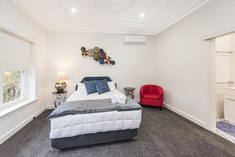 Big House Heated Pool 11 Beds Como / South Perth / Applecross - Lightning Ridge Tourism 14