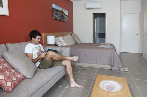 Freshwater East Kimberley Apartments - Lightning Ridge Tourism 22